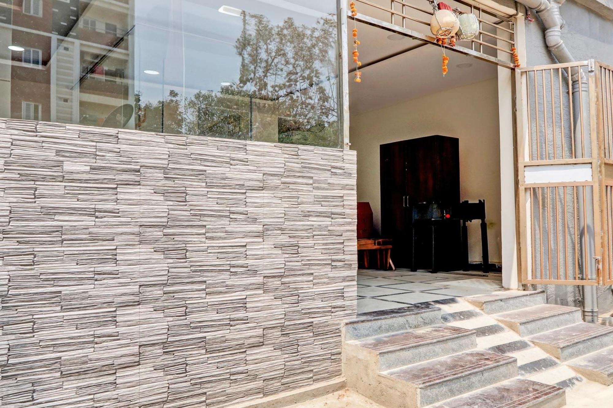 Super Hotel O Lavish Tranquil Hyderabad Exteriör bild