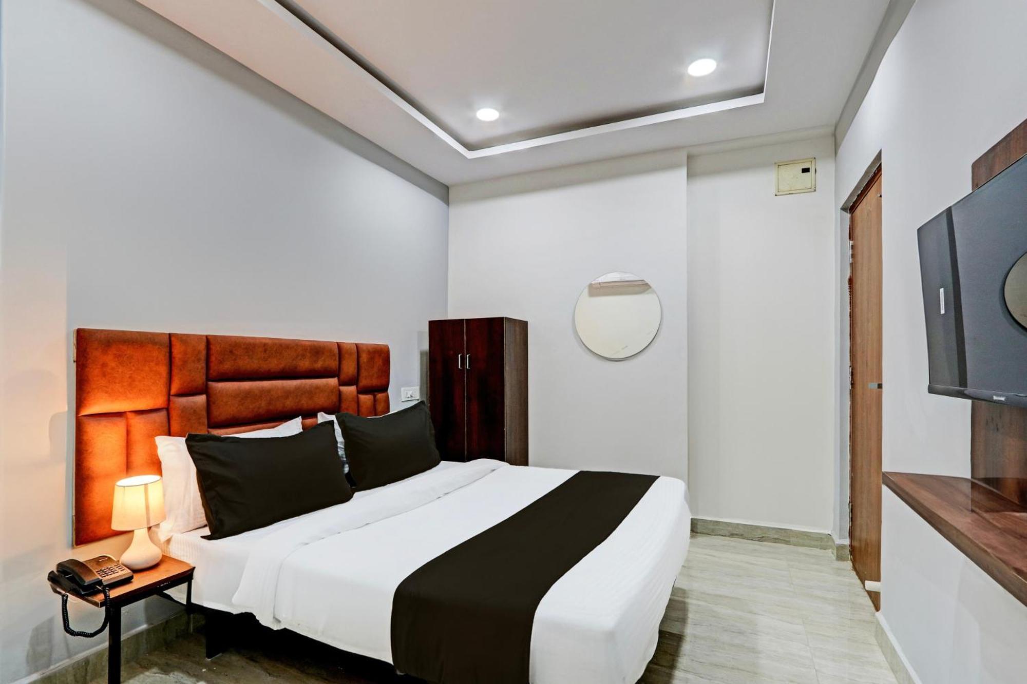 Super Hotel O Lavish Tranquil Hyderabad Exteriör bild