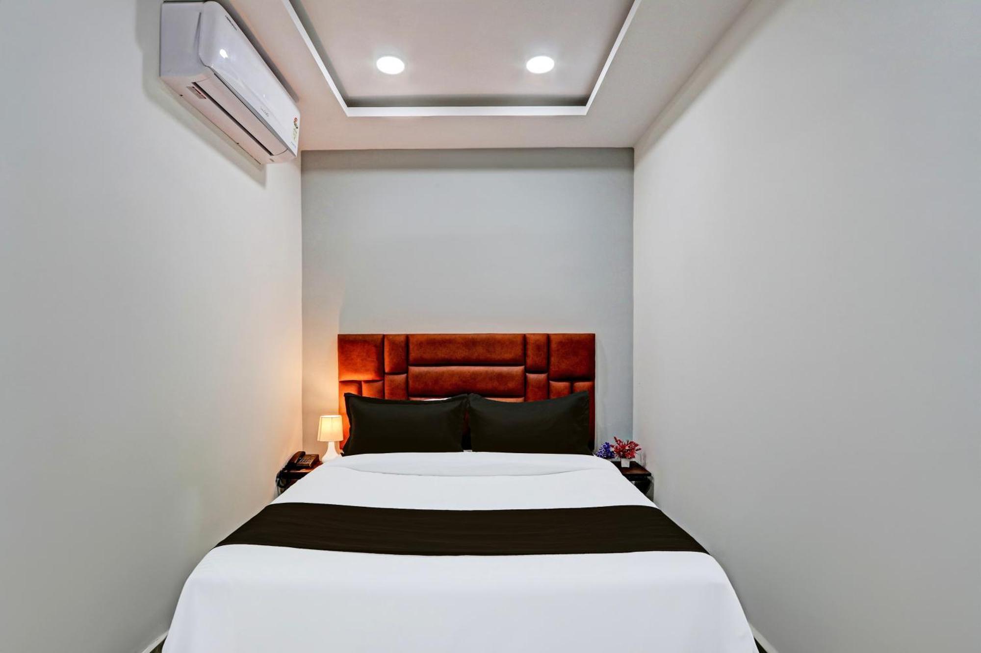 Super Hotel O Lavish Tranquil Hyderabad Exteriör bild