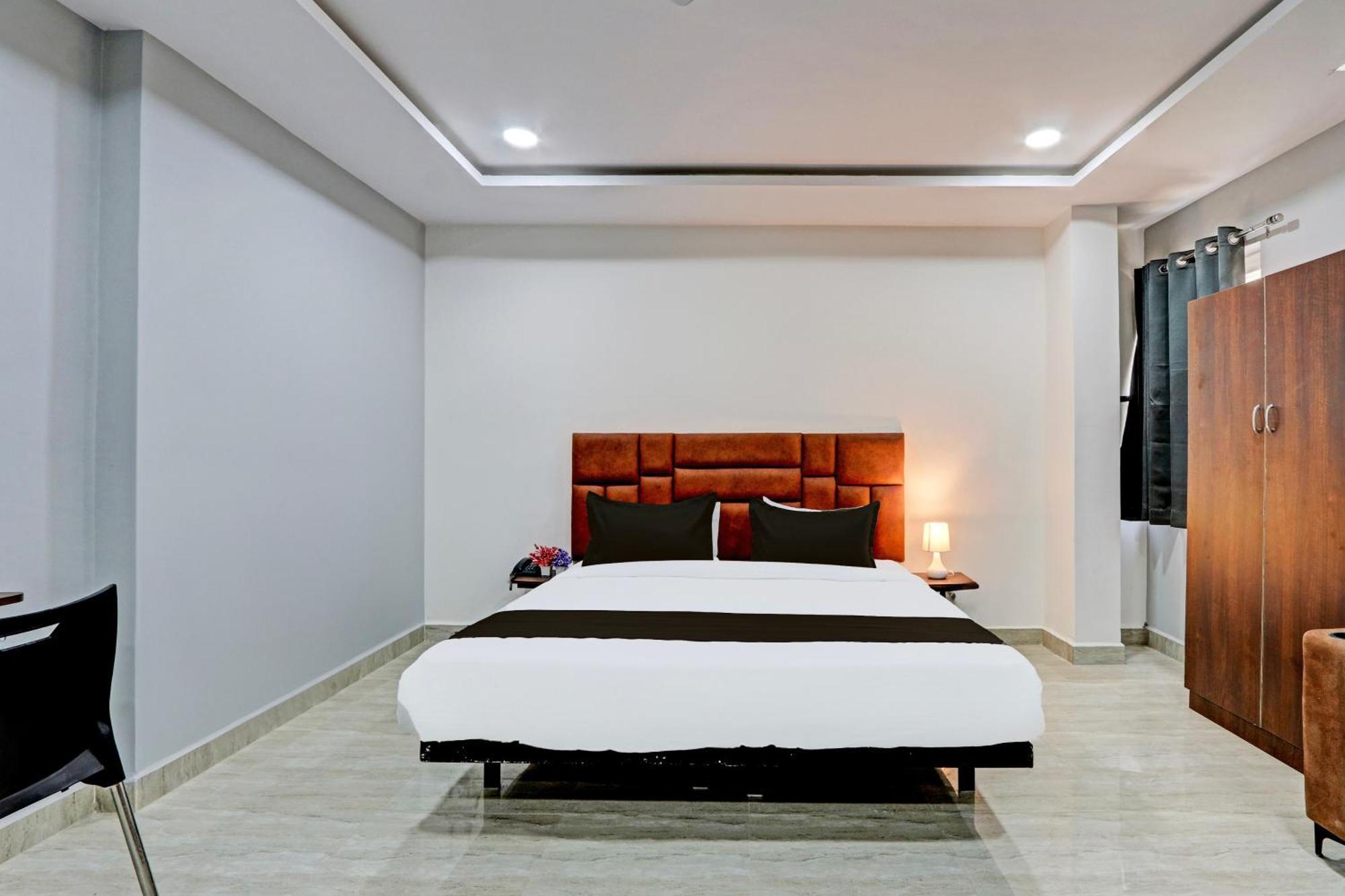 Super Hotel O Lavish Tranquil Hyderabad Exteriör bild