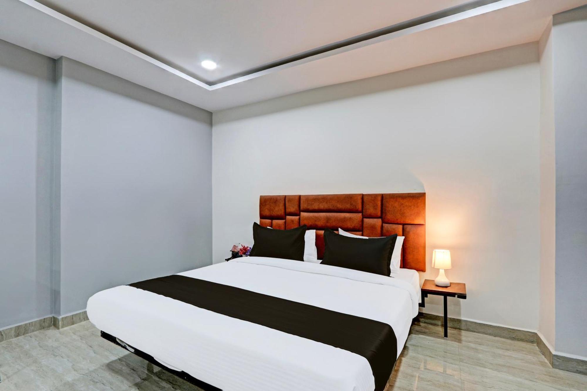 Super Hotel O Lavish Tranquil Hyderabad Exteriör bild
